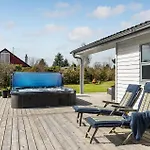 2 Bedroom Gorgeous In Hadsund