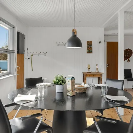 2 Bedroom Gorgeous In Hadsund