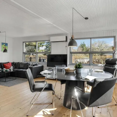 2 Bedroom Gorgeous In