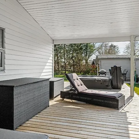 2 Bedroom Gorgeous In