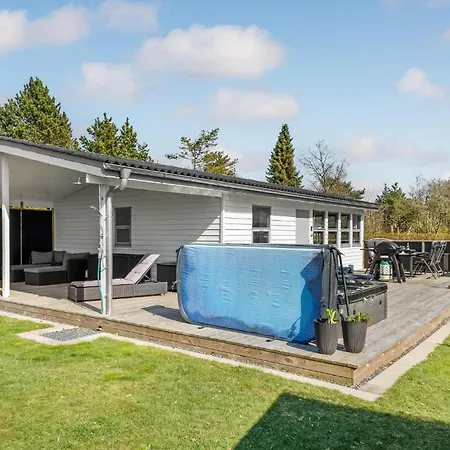 Сasa de vacaciones 2 Bedroom Gorgeous In *