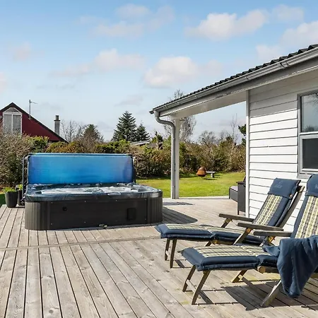 2 Bedroom Gorgeous In Hadsund