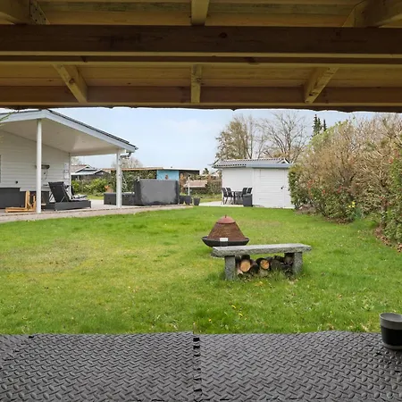 2 Bedroom Gorgeous In Nyaraló Hadsund