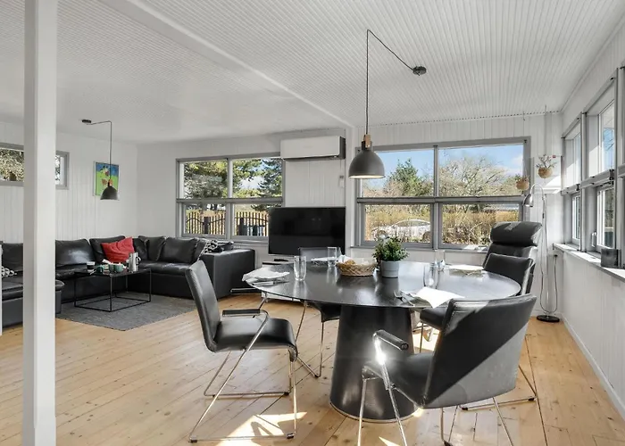 2 Bedroom Gorgeous In